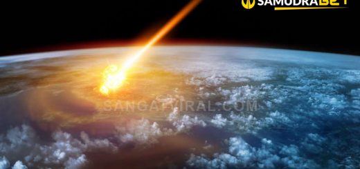 Benda Asing Duga Meteor Lintas Langit Lampung Bikin Geger Masyarakat