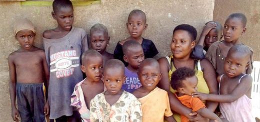 Viral wanita di uganda lahirkan 44 Anak di usia 40 tahun, di zaman sekarang seorang wanita di anggap normal jika memiliki dua atau tiga