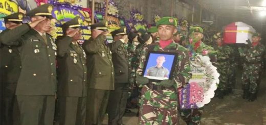 Jenazah Pratu Ferdian Dwi Sukma (25) prajurit TNI AD yang gugur di Papua Pegunungan, Papua, kini tiba di rumah duka