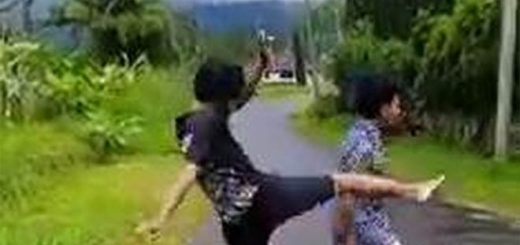 Rangkaian video yang menunjukkan seorang pelajar di hajar oleh tiga remaja di Desa Sukoreno, Kecamatan Prigen, Kabupaten Pasuruan.
