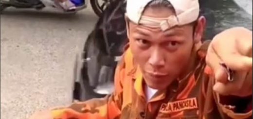 Video seorang pria yang tengah memalak sopir di Rancabungur, Bogor Jawa Barat, viral di jejaring media sosial. Pria arogan